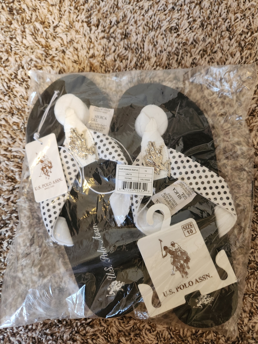 U.S. Polo Assn. Womens Black & White Polka Dot Flip Flop Sandals